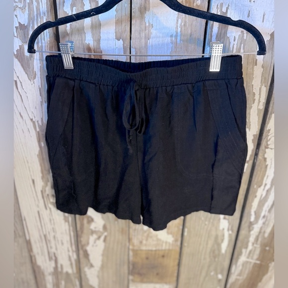 Umgee Pants - Umgee Linen Cotton Blend Shorts Black size medium